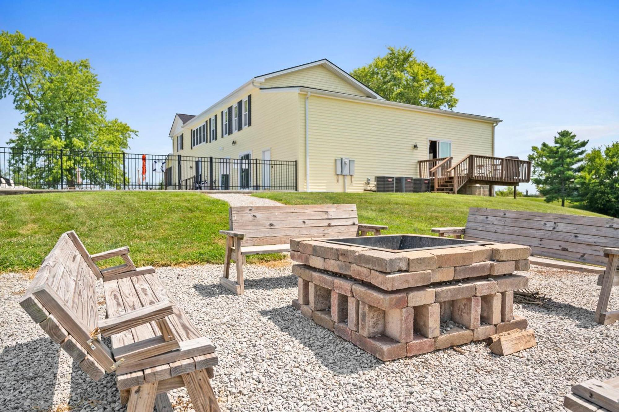 Big Family Lodge Near Ark Sleeps 16 Williamstown Exterior foto